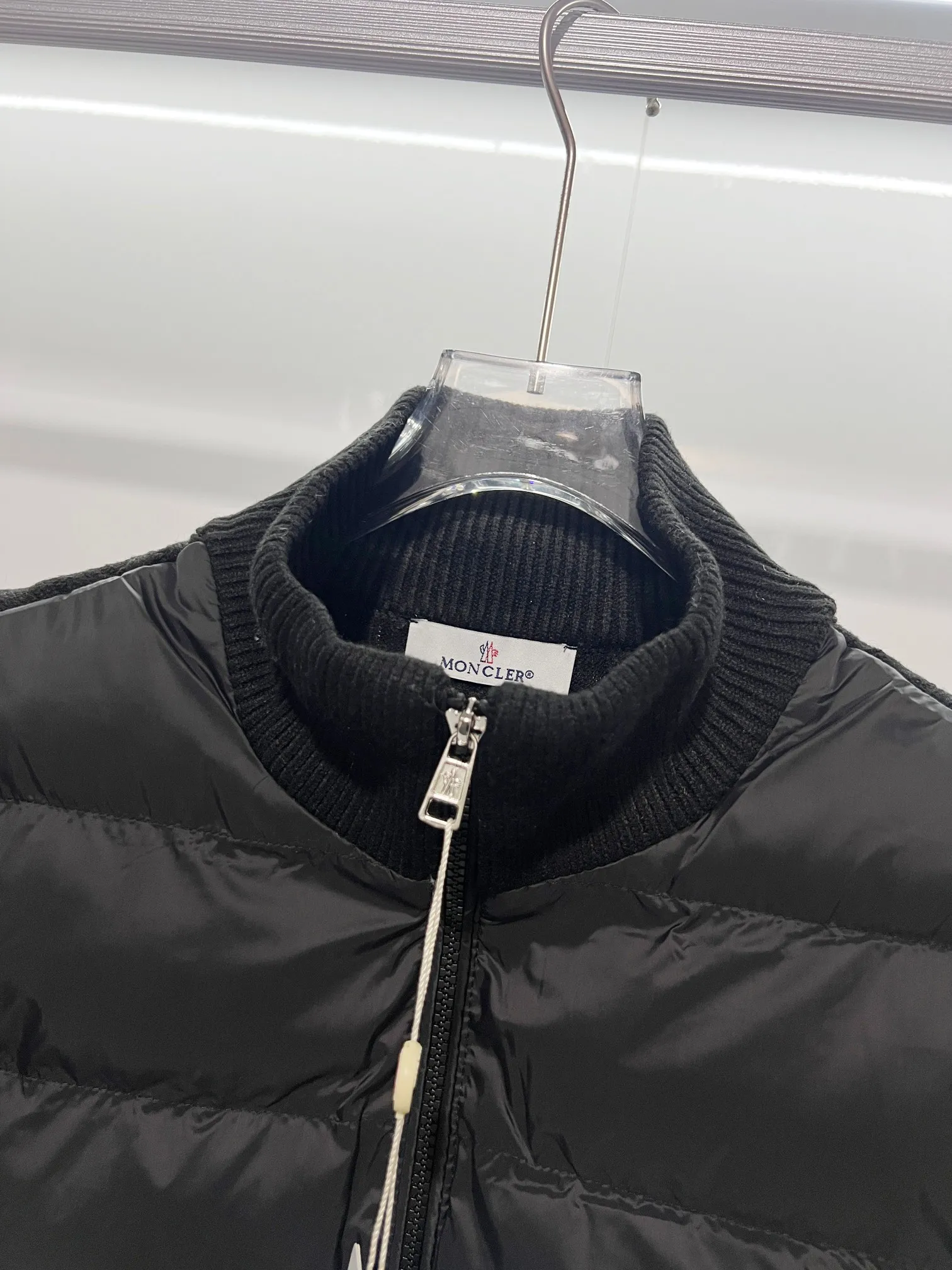 MONCLER/ ！！！ ： ， ！ ， M Classic ， ， ， ， Black、 Black 、 ， Gray Series ！ ！ ！ :Gray.Black. Sizes:S-XL